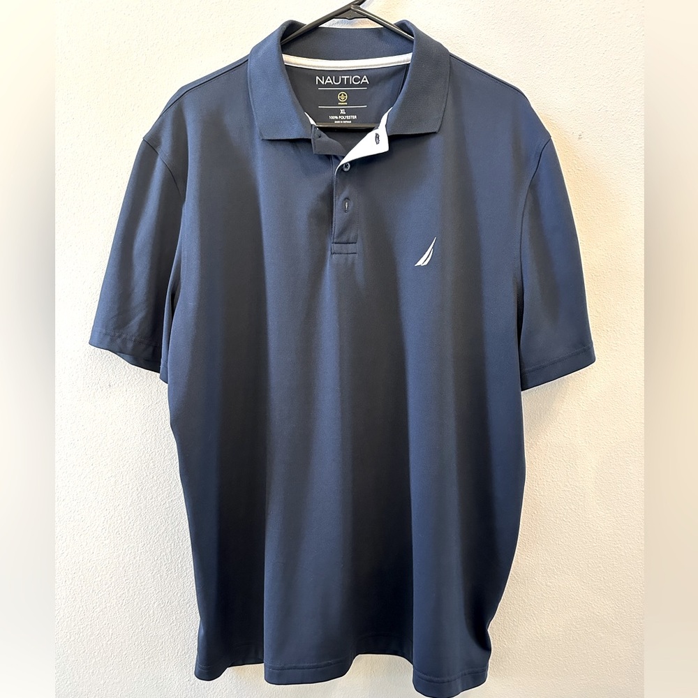 Men’s XL Nautica golf shirt